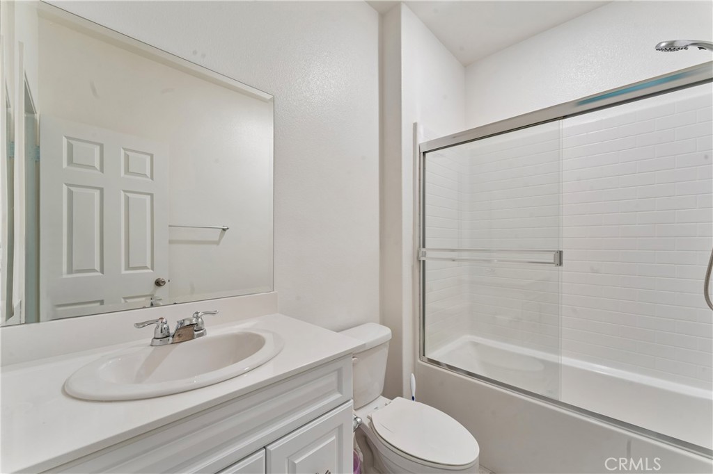 17115 Zion Drive Property Photo 9