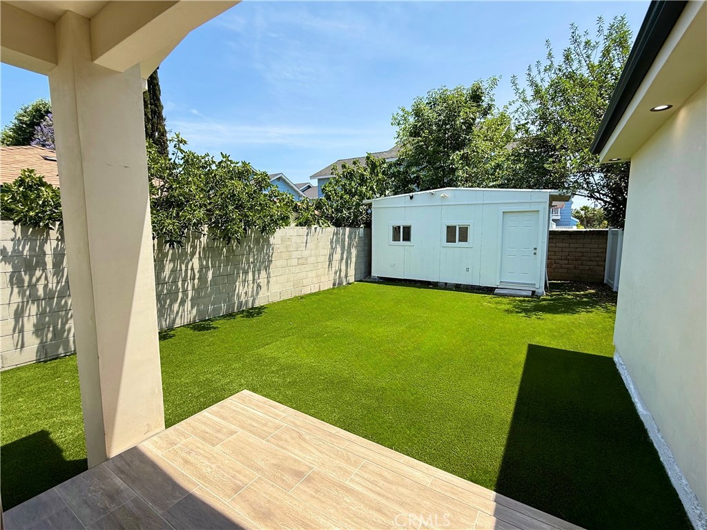 22130 Gault Street Property Photo 19