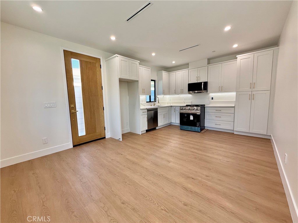22130 Gault Street Property Photo 25