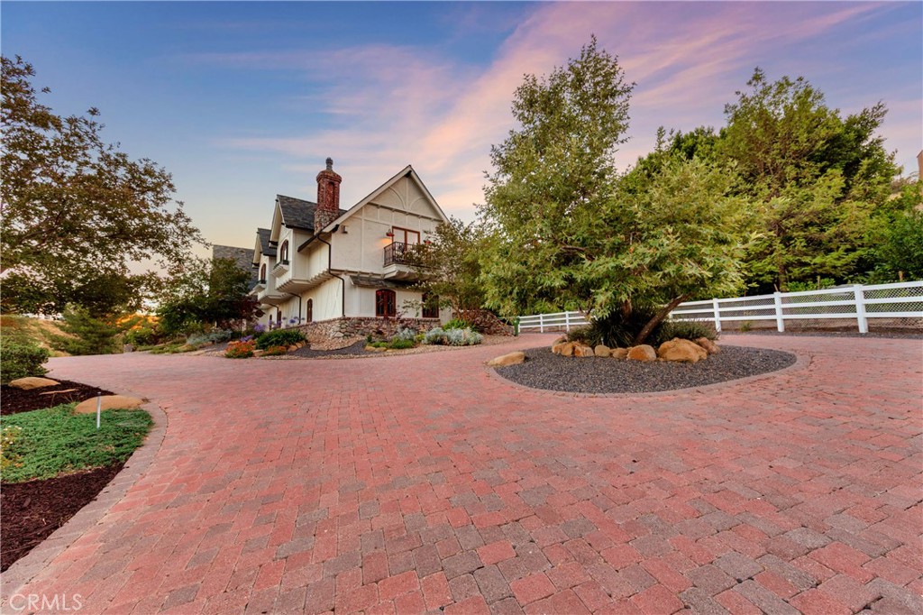 85 Saddlebow Road Property Photo 64