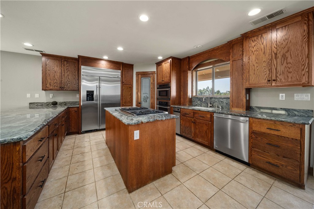 29600 Goldspike Road Property Photo 10