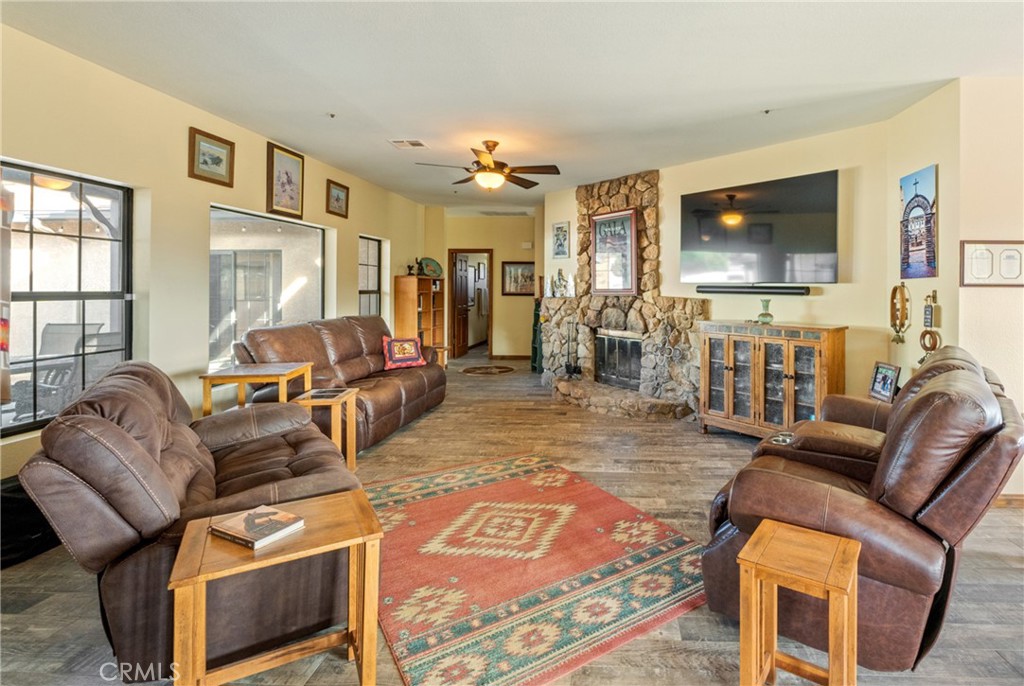 6535 Juniper Crest Road Property Photo 10