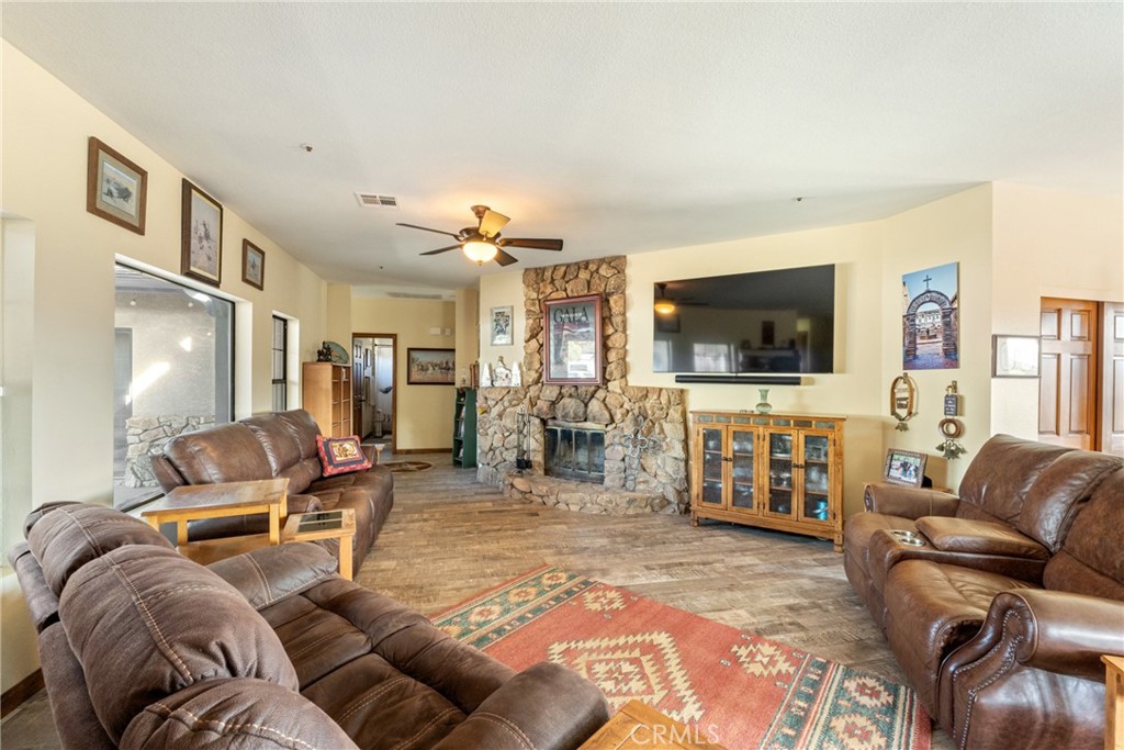 6535 Juniper Crest Road Property Photo 11