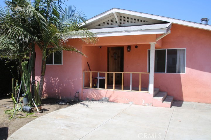 1301 N Mccadden Place Property Photo 1