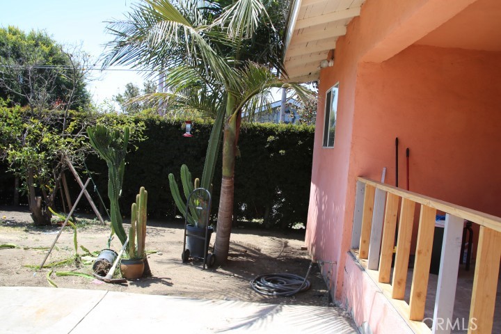 1301 N Mccadden Place Property Photo 2