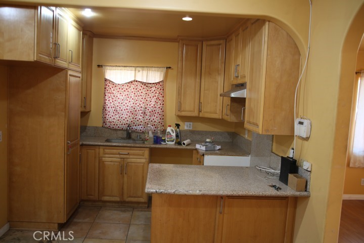 1301 N Mccadden Place Property Photo 5