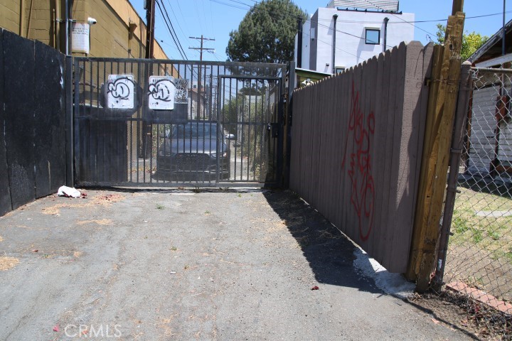 1301 N Mccadden Place Property Photo 60