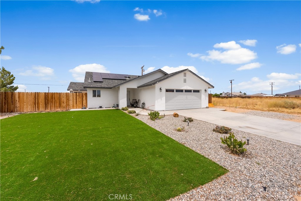7821 Fir Property Photo 1