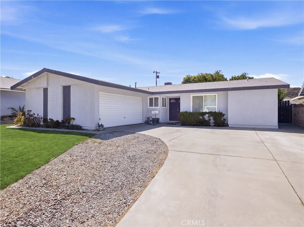 21052 Kingscrest Property Photo 1