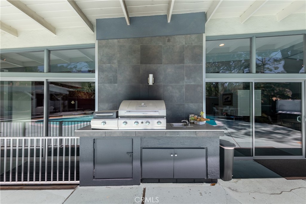 15626 Royal Ridge Property Photo 33