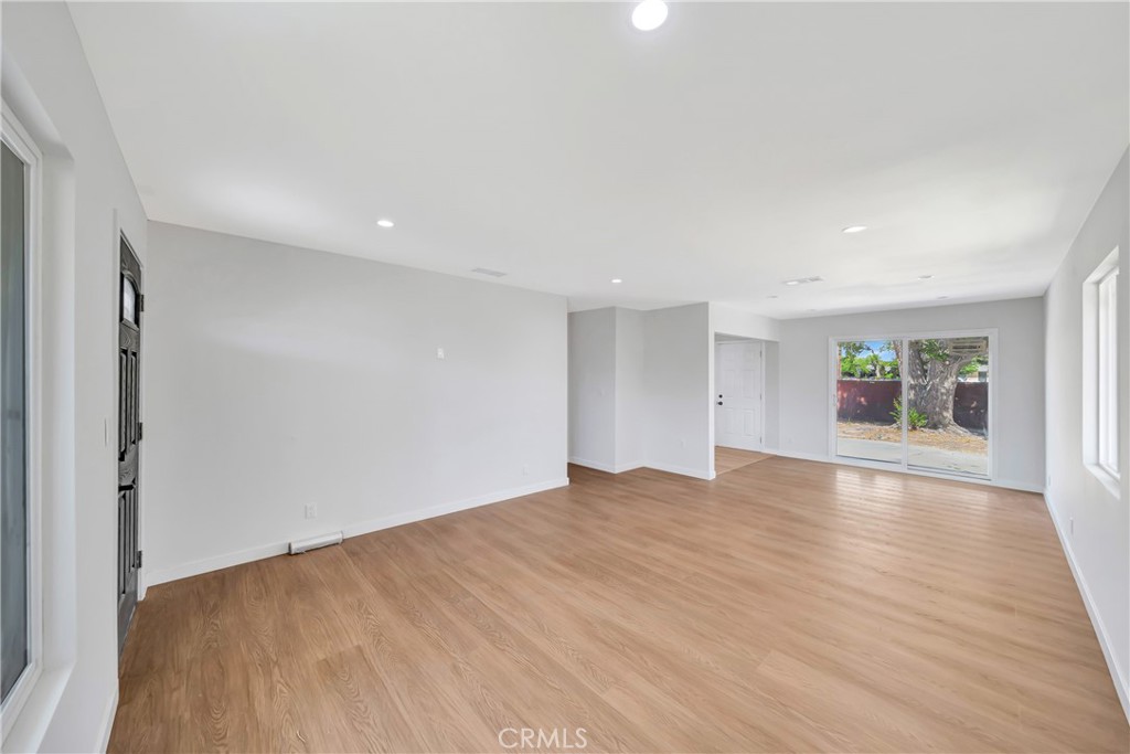 45514 11th Street W Property Photo 5