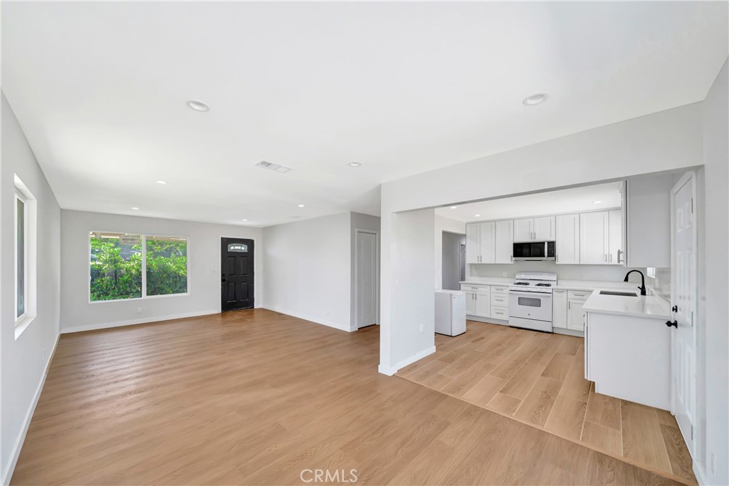 45514 11th Street W Property Photo 8