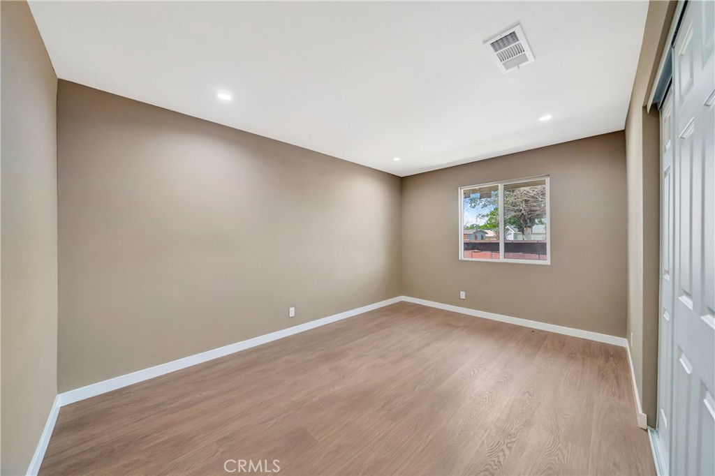 45514 11th Street W Property Photo 16