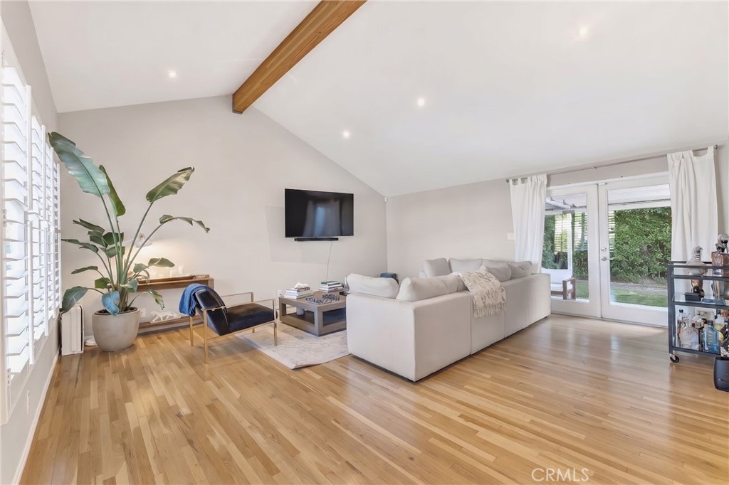 6458 Hanna Property Photo 3