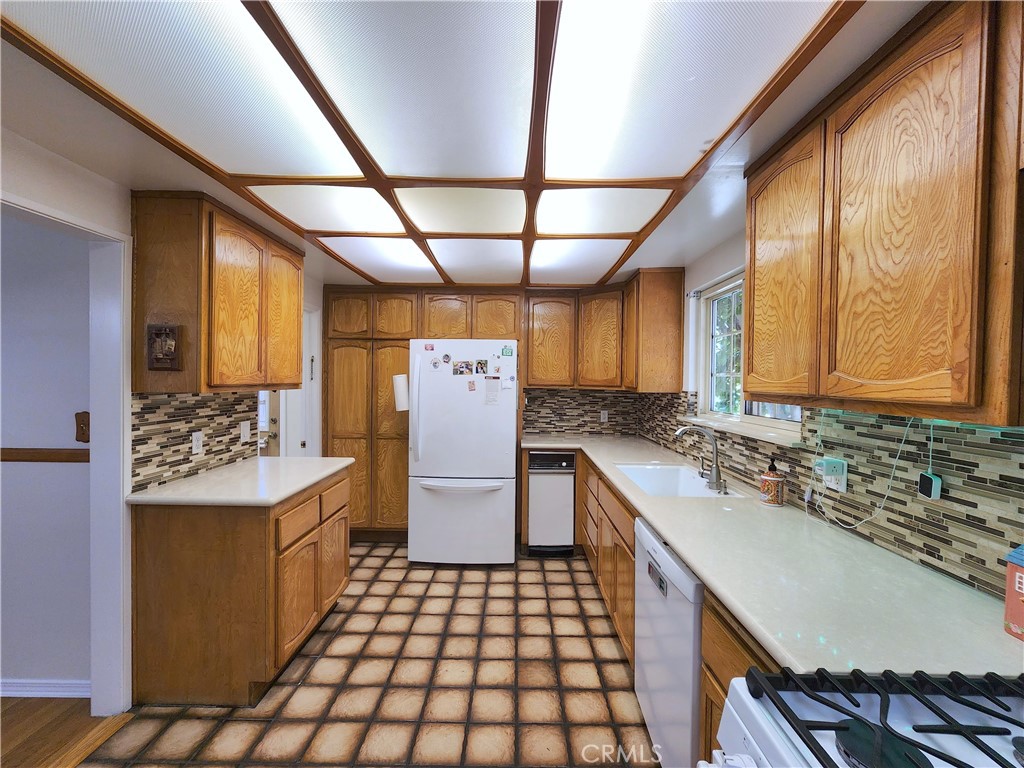9956 Gaviota Avenue Property Photo 19