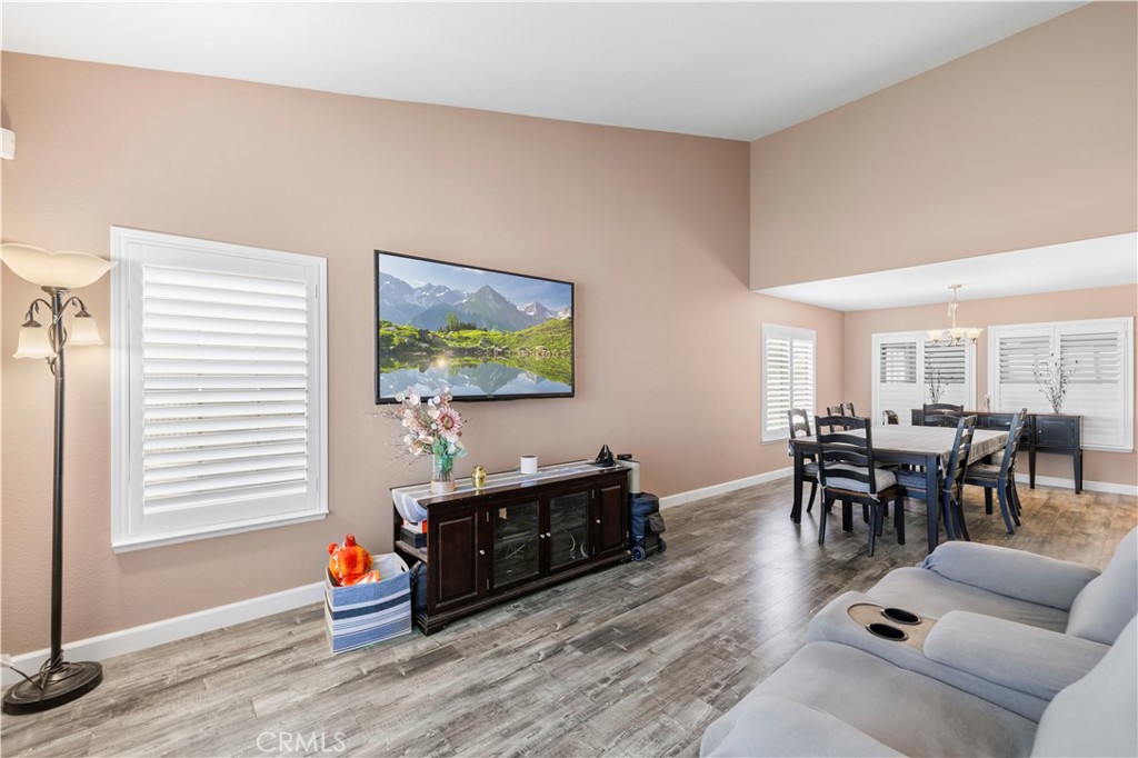 42443 Breeze Property Photo 4