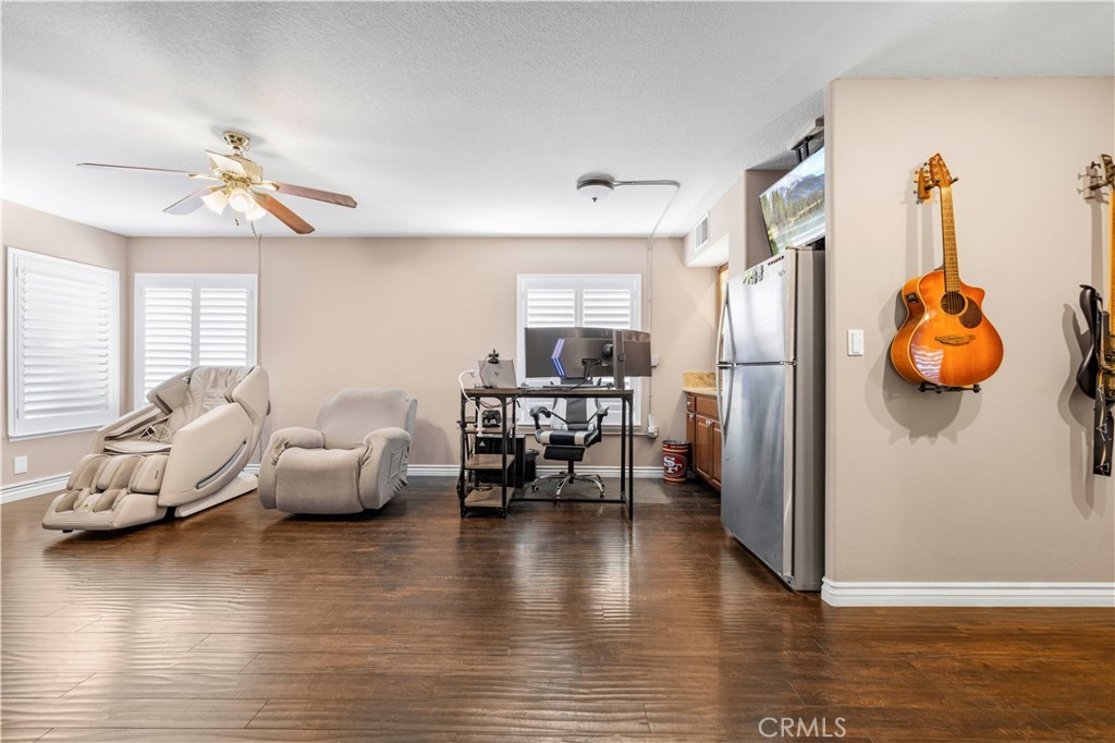 42443 Breeze Property Photo 8
