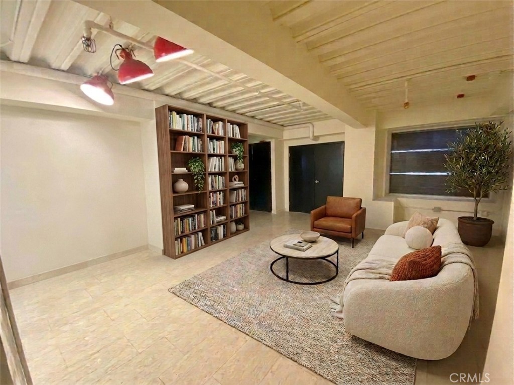 600 S Spring R109 Property Photo 3