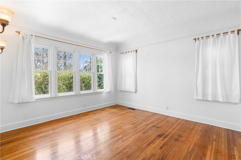 4040 East Boulevard Property Photo 6