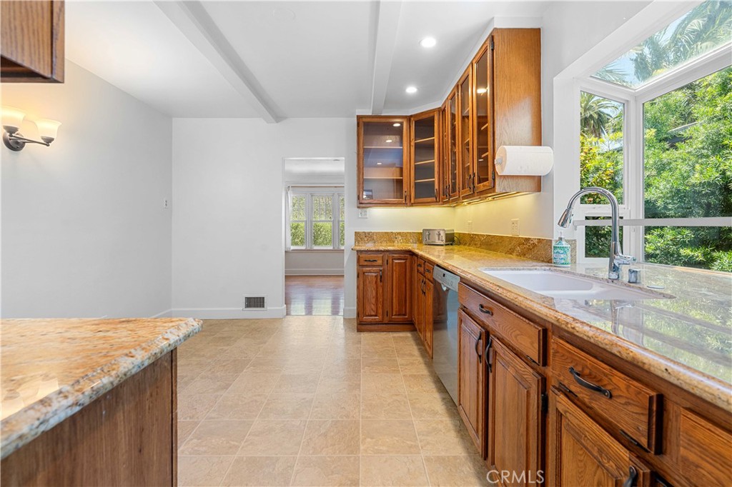4040 East Boulevard Property Photo 12