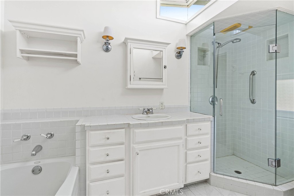 4040 East Boulevard Property Photo 27