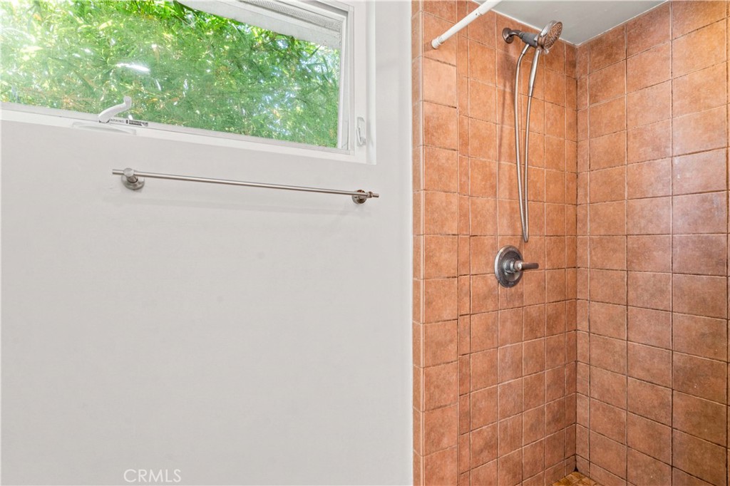 4040 East Boulevard Property Photo 54