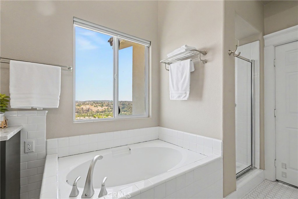 18 Lyon Ridge Property Photo 34