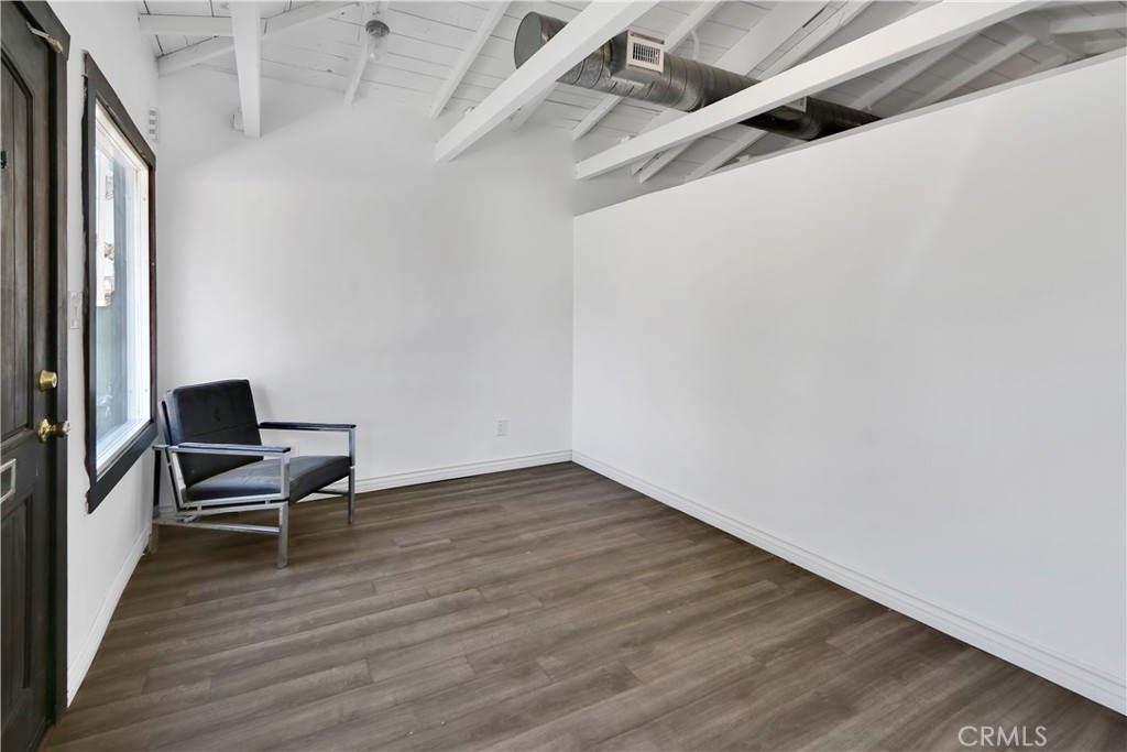 11144 Ventura Boulevard Property Photo 3