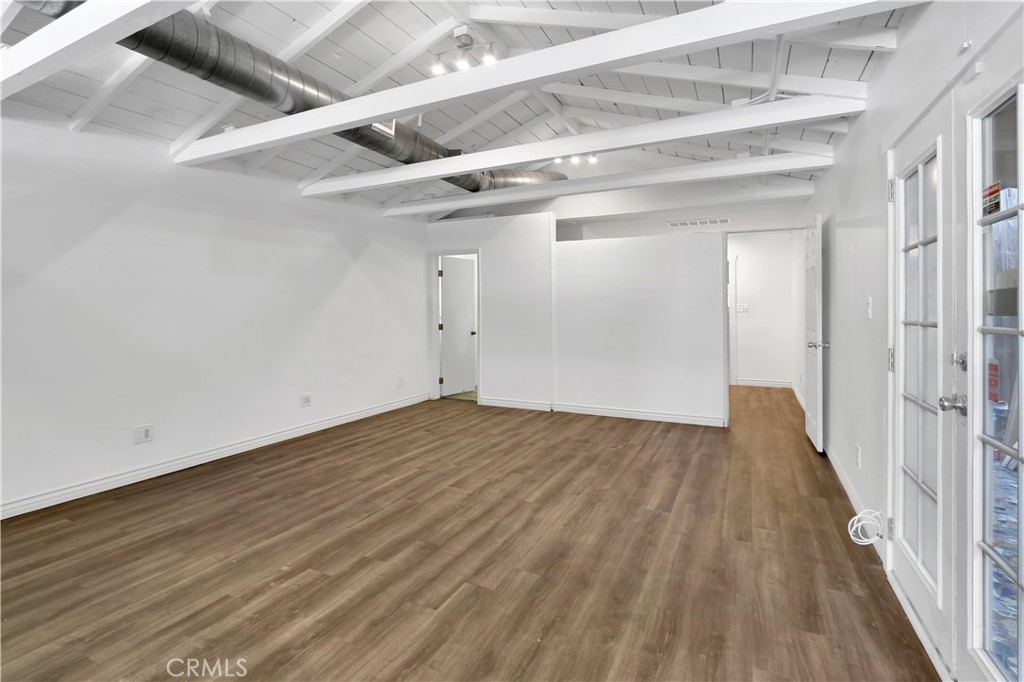 11144 Ventura Boulevard Property Photo 4