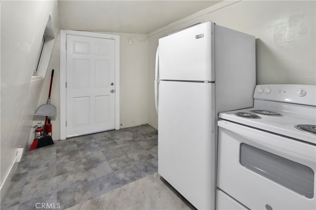 11144 Ventura Boulevard Property Photo 9