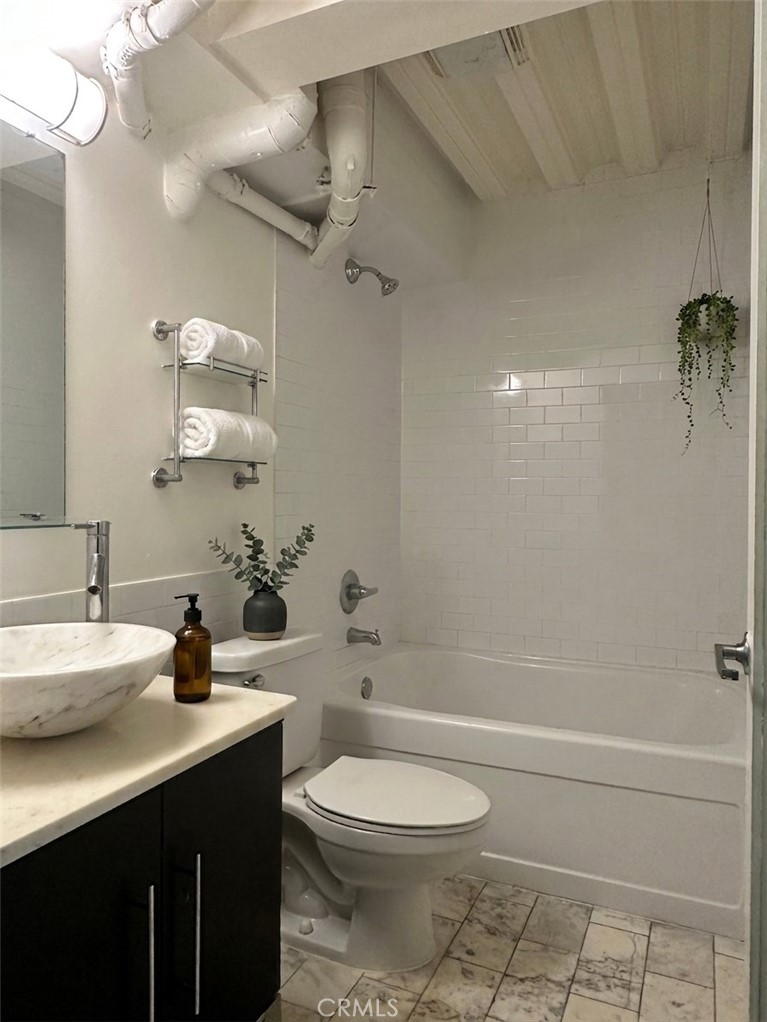 600 S Spring R107 Property Photo 8