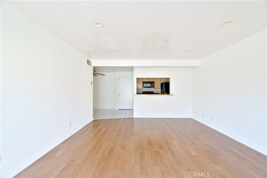 5460 White Oak Avenue E129 Property Photo 2