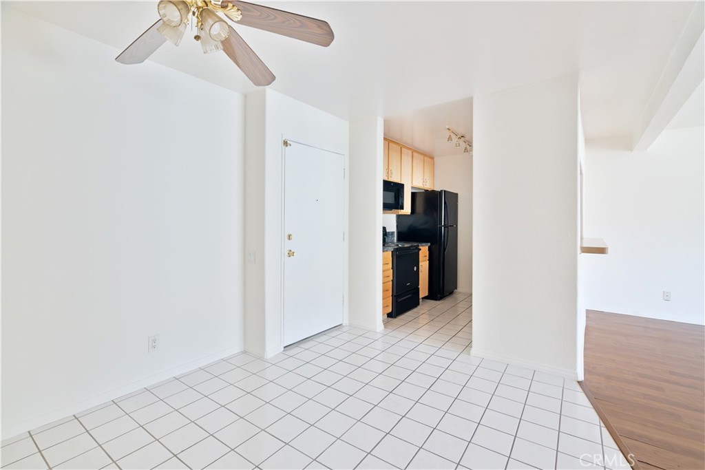 5460 White Oak Avenue E129 Property Photo 8