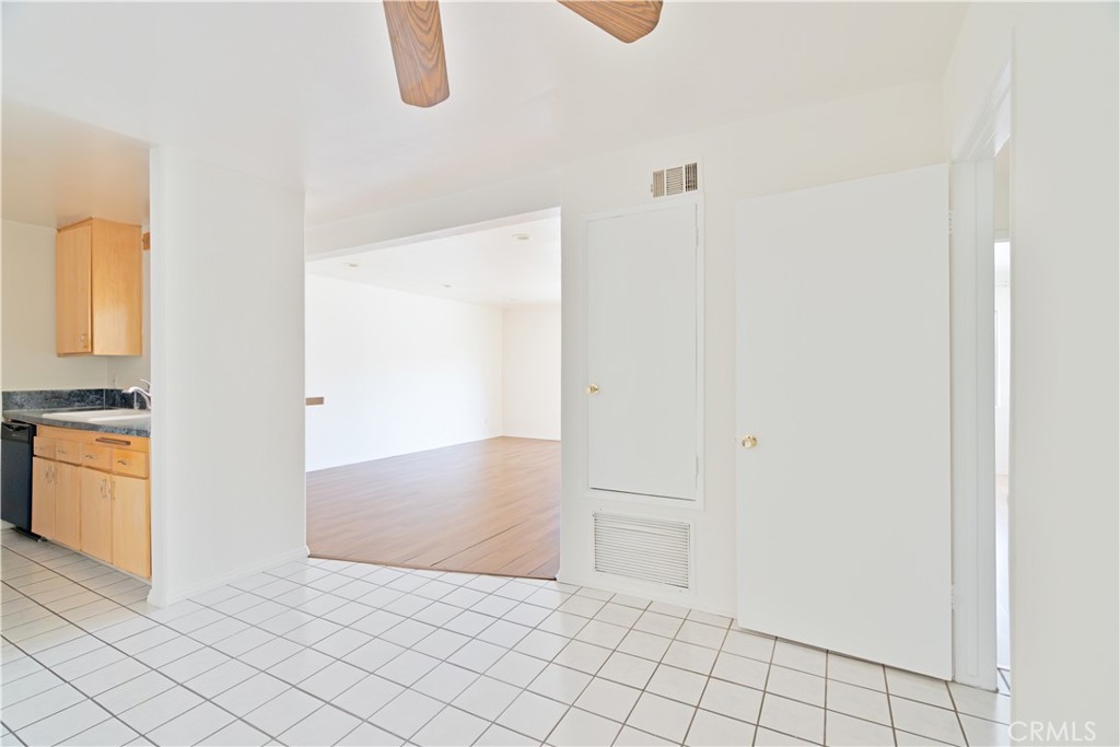 5460 White Oak Avenue E129 Property Photo 10
