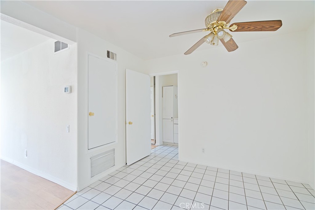 5460 White Oak Avenue E129 Property Photo 11