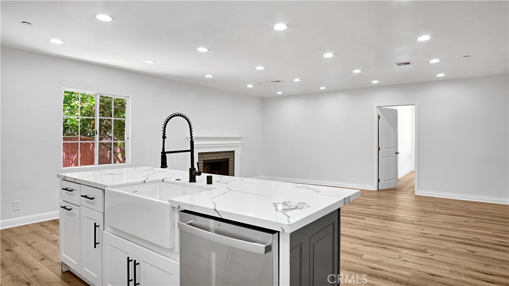 7032 Penfield Property Photo 10