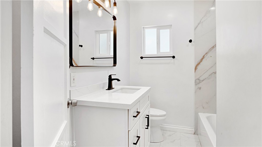 7032 Penfield Property Photo 13