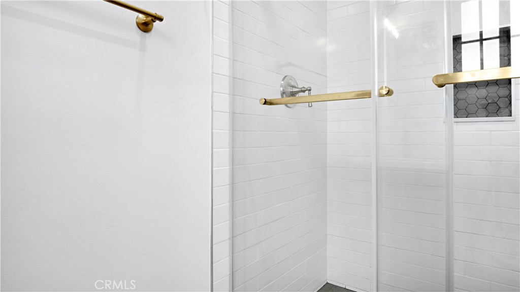 7032 Penfield Property Photo 19