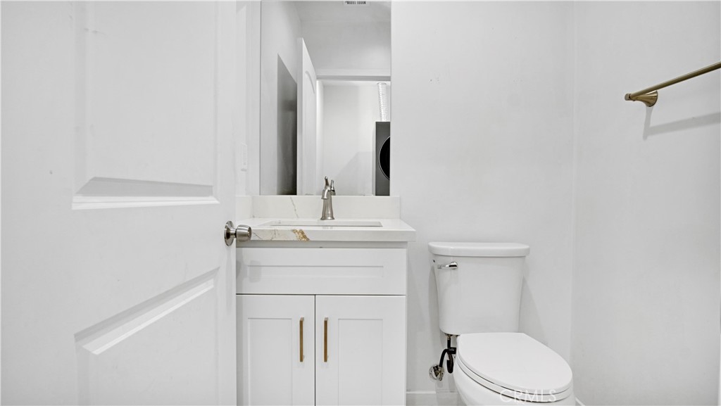 7032 Penfield Property Photo 21