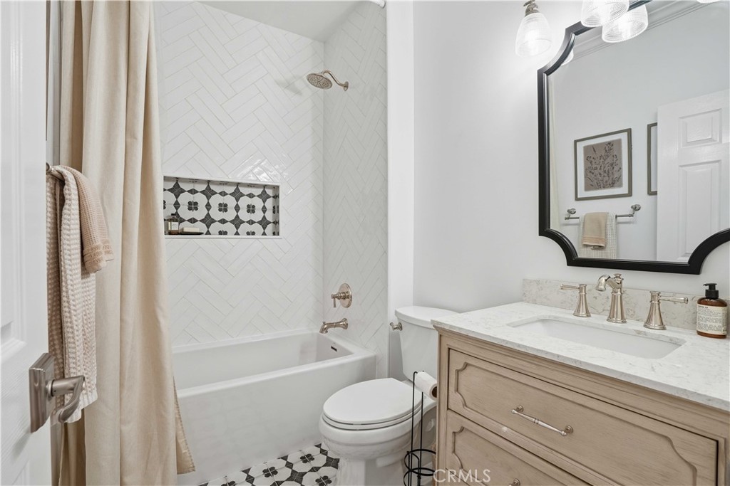 24051 Via Cresta Property Photo 16