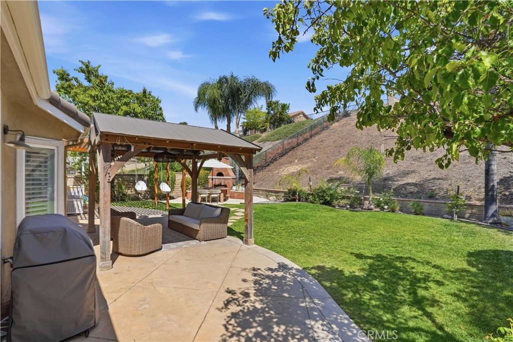 24051 Via Cresta Property Photo 17