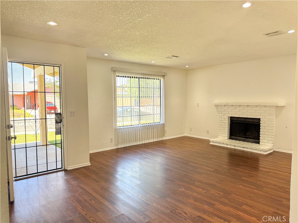 1040 Chagal Property Photo 2