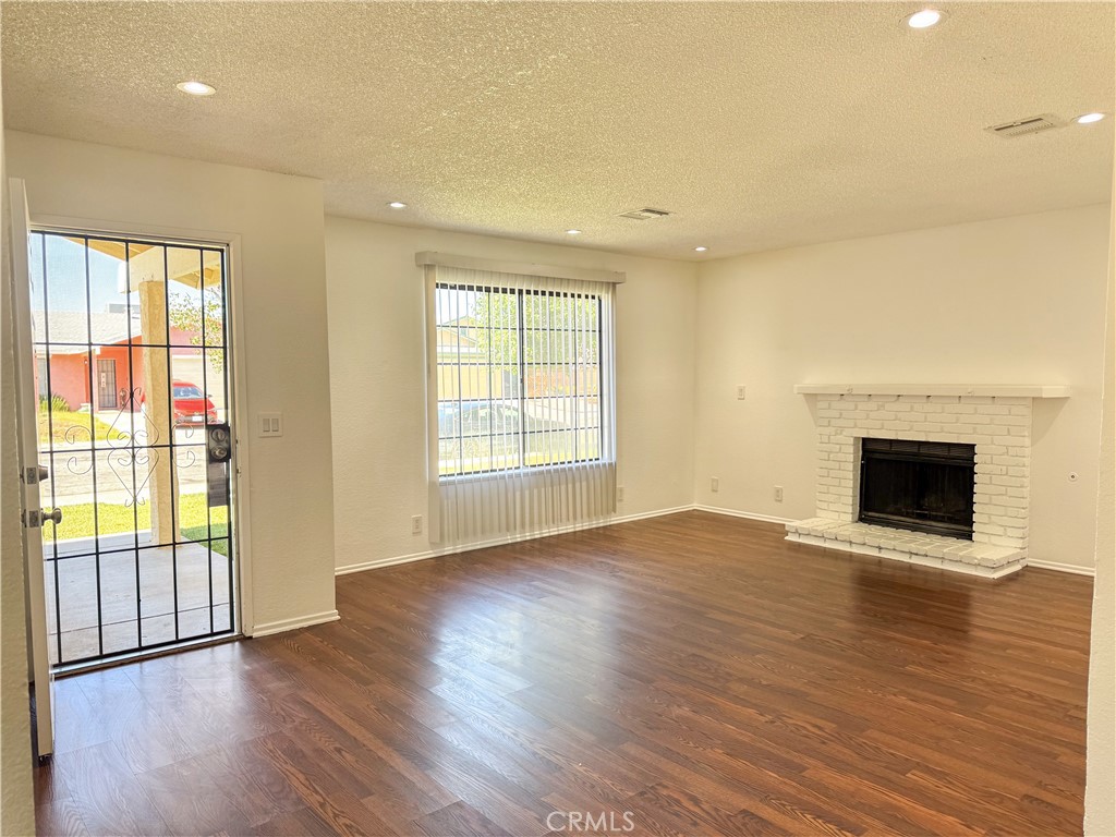 1040 Chagal Property Photo 2