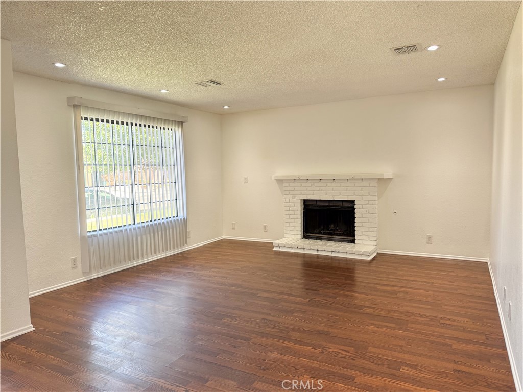 1040 Chagal Property Photo 3
