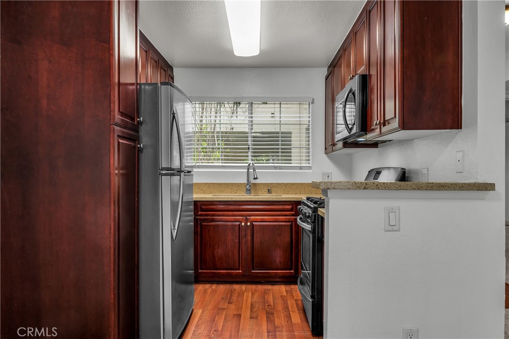 5500 Owensmouth Avenue 228 Property Photo 6