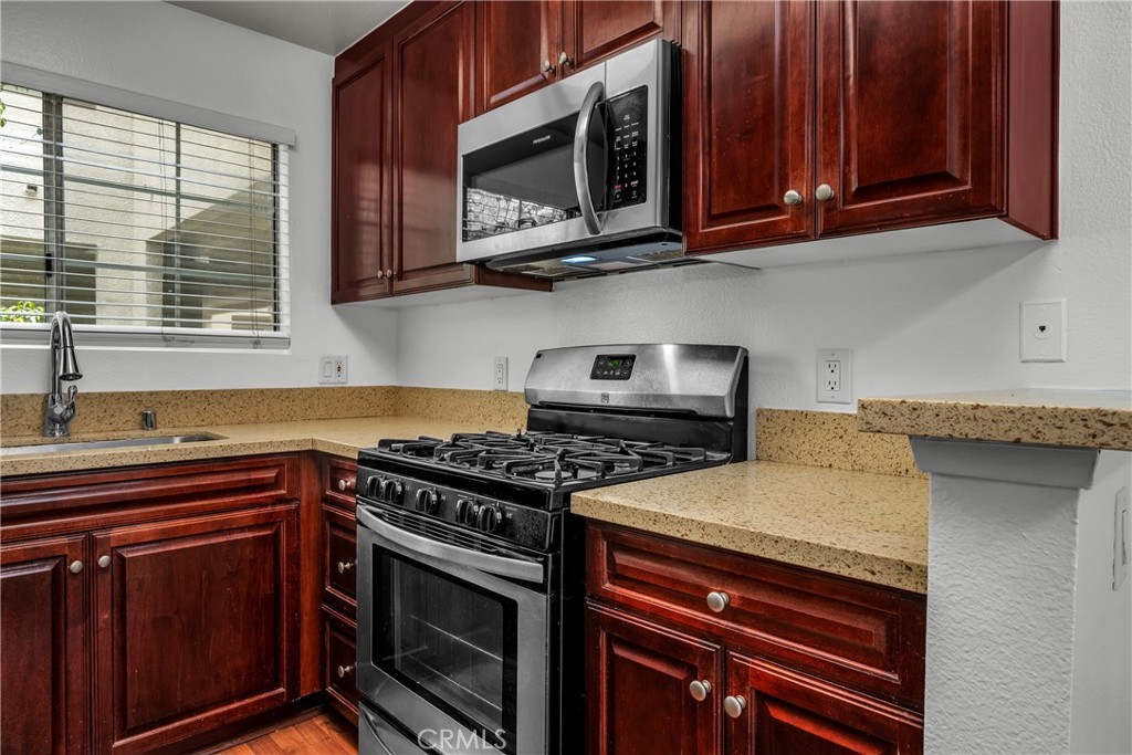 5500 Owensmouth Avenue 228 Property Photo 7
