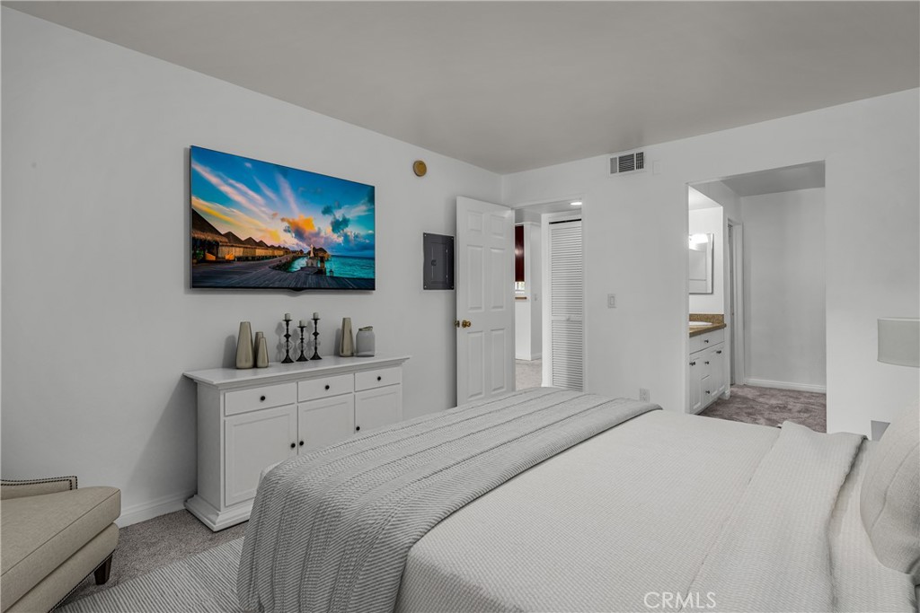 5500 Owensmouth Avenue 228 Property Photo 10