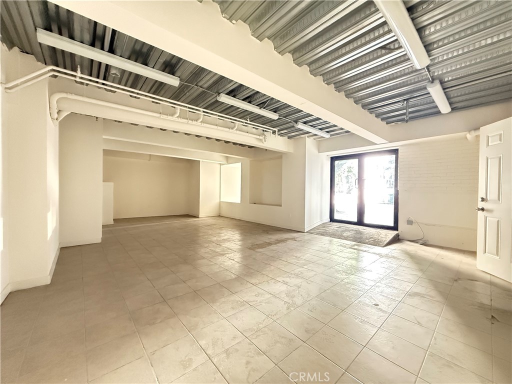 600 S Spring R4 Property Photo 4