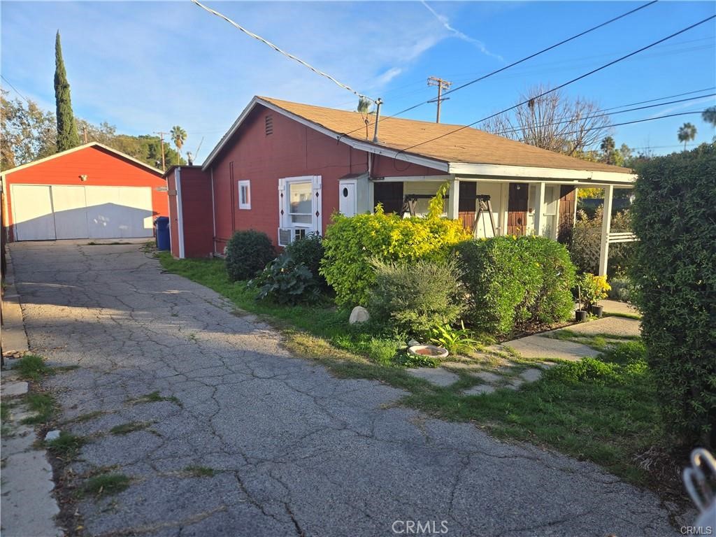 7402 Nestle Property Photo 5