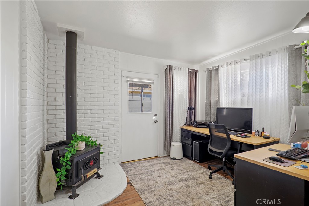 916 W Avenue J8 Property Photo 6